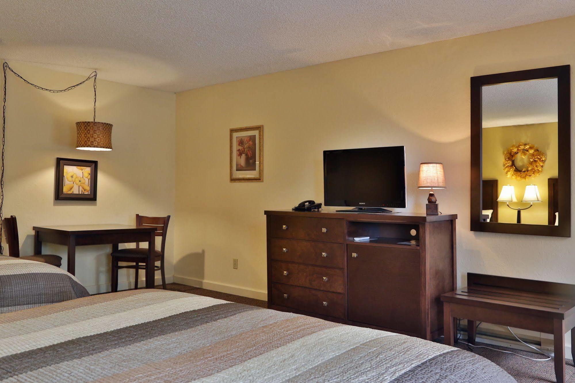 Harbor Inn Freeland Экстерьер фото