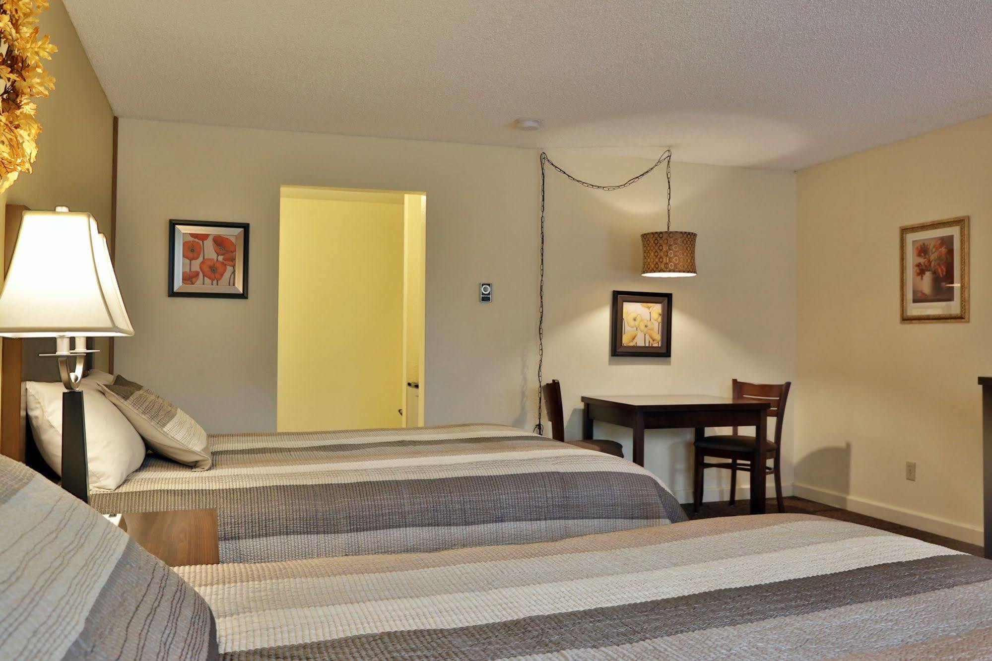 Harbor Inn Freeland Экстерьер фото