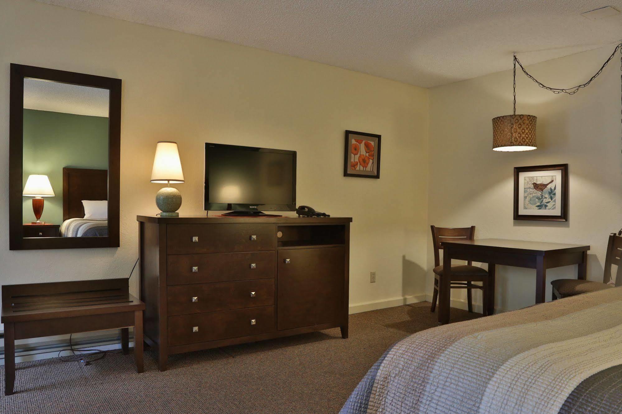 Harbor Inn Freeland Экстерьер фото