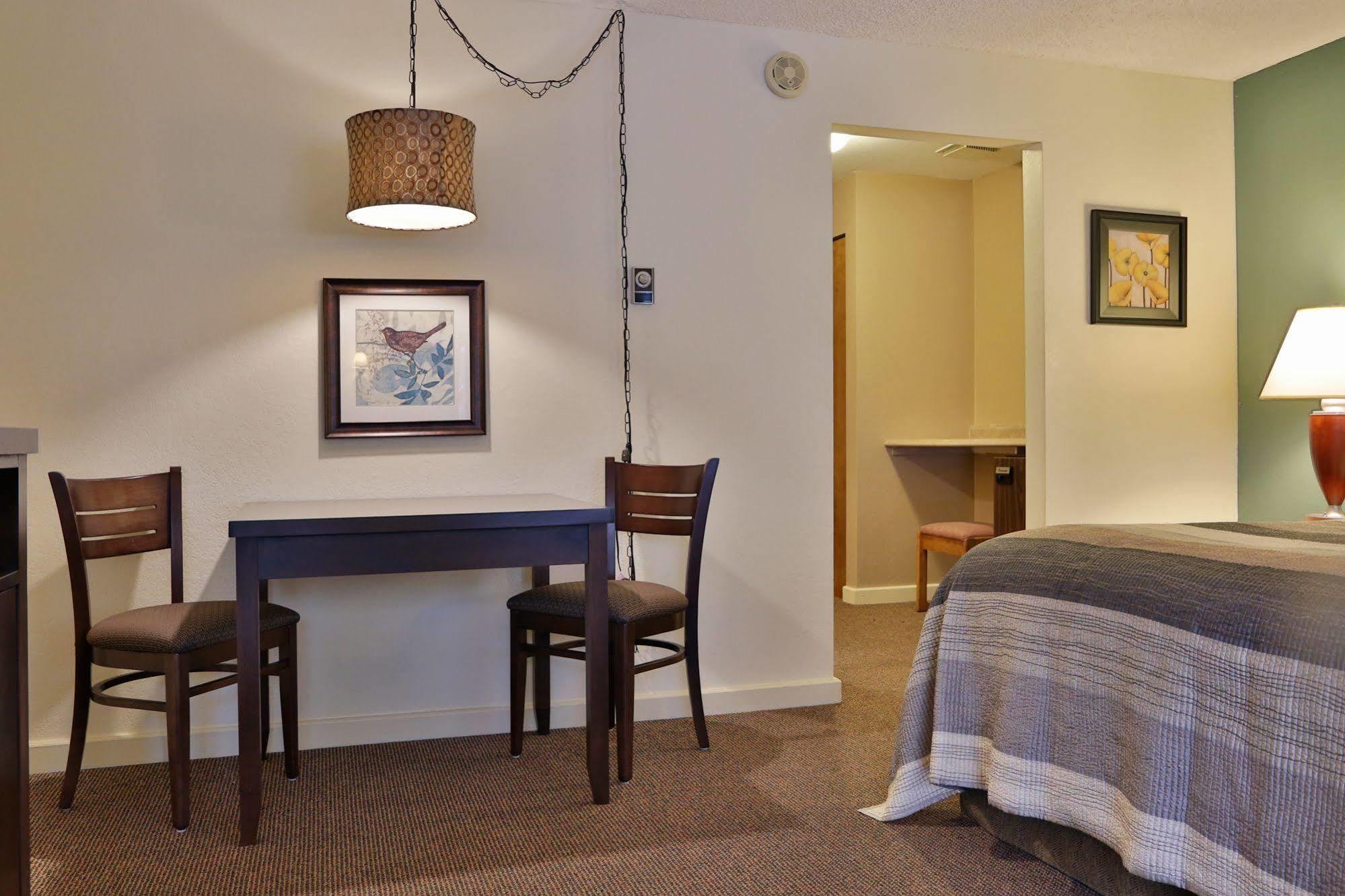 Harbor Inn Freeland Экстерьер фото