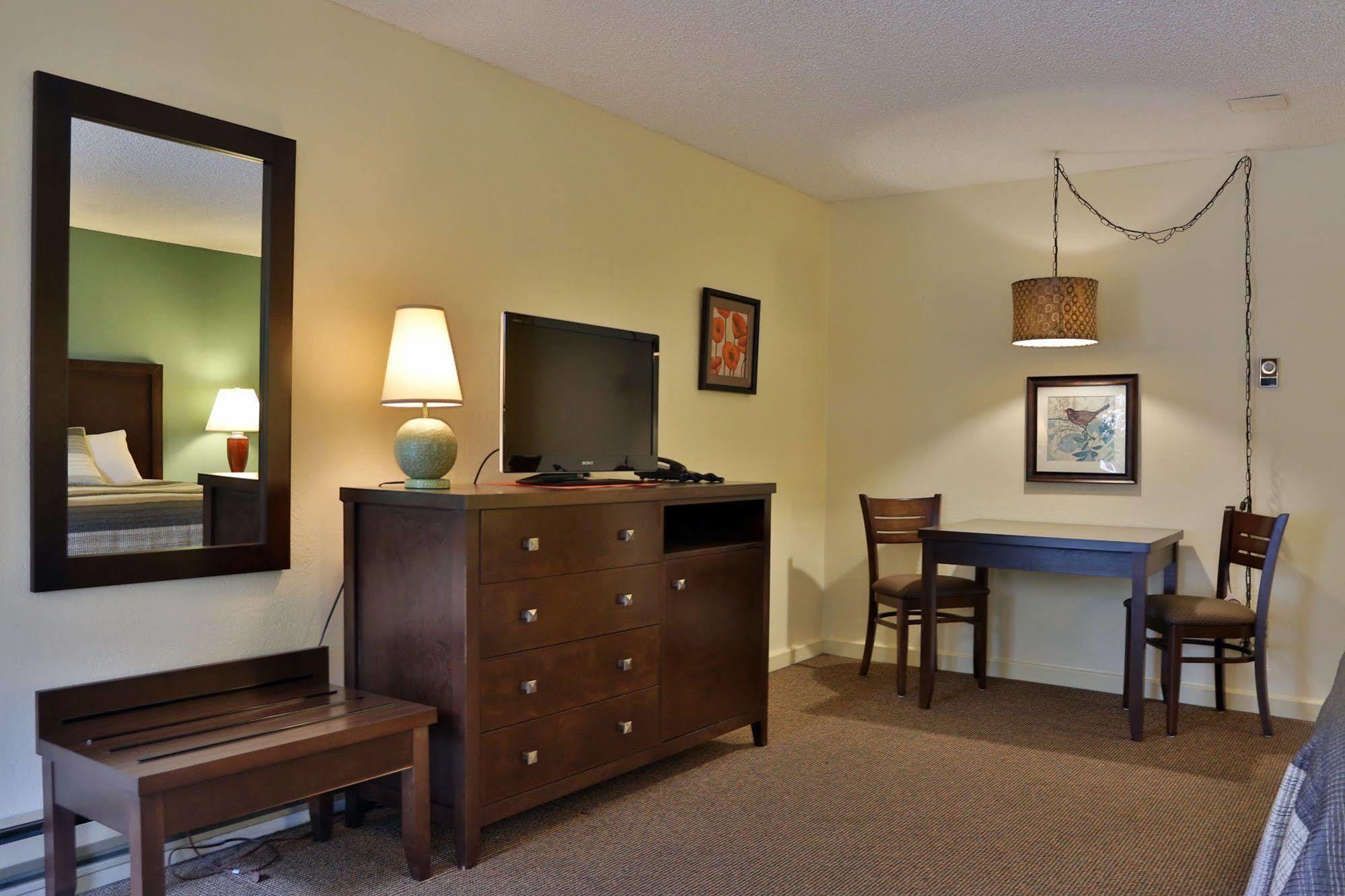 Harbor Inn Freeland Экстерьер фото